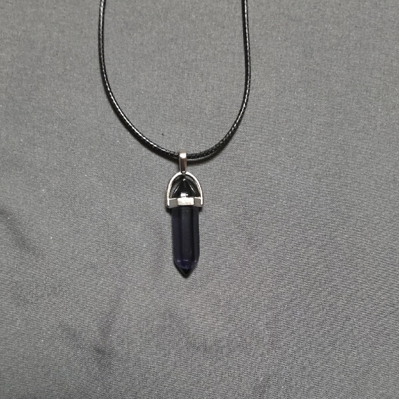 Jewelry - Elegant Black Pendant Necklace